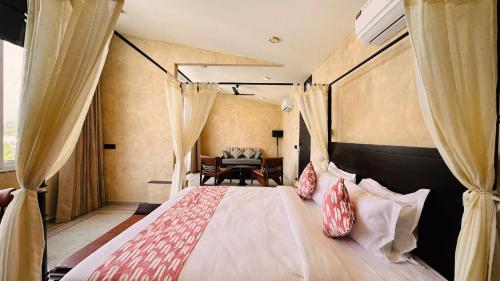 The Four Stories - Luxury near the Lake photo 2