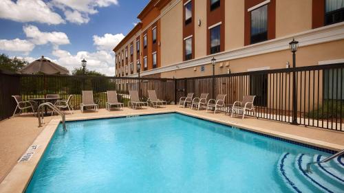 Best Western Plus Elmendorf Hotel