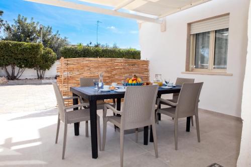 2 bedrooms, 5 beds