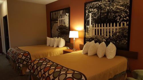 2 queen beds