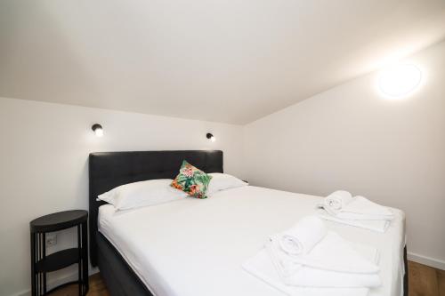 Apartments Veronika Room Type - Deluxe One-Bedroom Apartment with Garden View