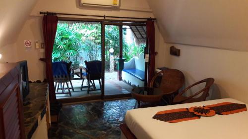room detail thumbnail 0