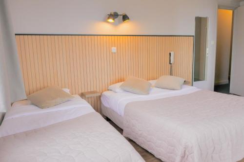 Hôtel Du Port Room Type - Triple Room