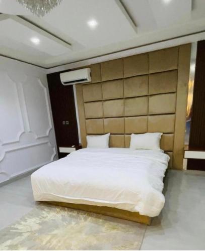 Swerve Apartments - image 4