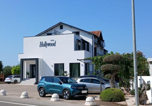 Hollywood rooms 2