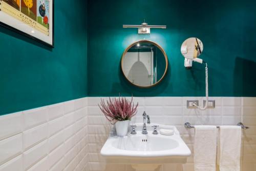 Frími Boutique Rooms B&B Room Type - Deluxe Room (2 Adults + 1 Child)