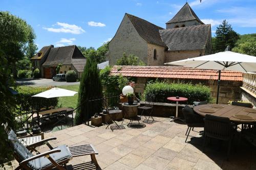 Château de Saint-Chamarand - Gîtes - Chambres & Table d'hôtes (Chateau de Saint-Chamarand - Gites - Chambres & Table d'hotes) in Saint-Germain-du-Bel-Air