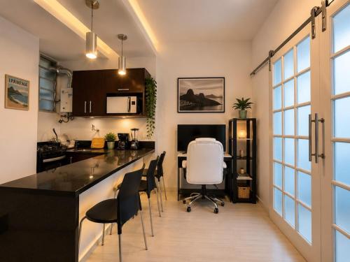Modern Loft Steps from Arpoador & Ipanema Beach - image 4