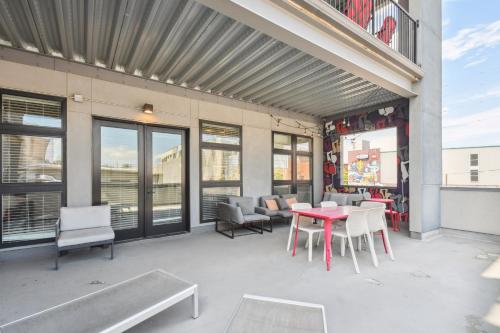 Spacious 2BR RiNo Loft | Walk to Mission Ballroom | Red Rocks Shuttle Nearby
