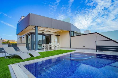 Frontline Luxury Oasis 5414