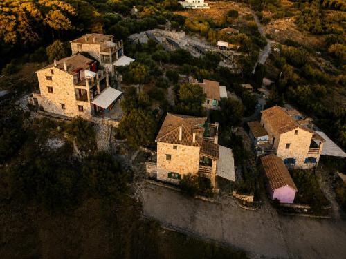 Revera Traditional Stone Villas, Apartments & Studios 2