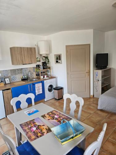 Studio cosy avec terrasse, plage des Chalets à Gruissan