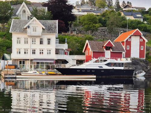 Boat Included Beautiful Waterfront Stay Near Bergen