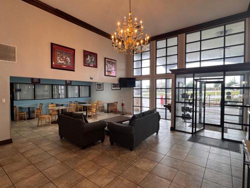 Alimentos e Bebidas, Days Inn & Suites by Wyndham Tuscaloosa - Univ. of Alabama in Tuscaloosa (AL)