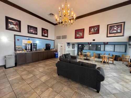 Alimentos e Bebidas, Days Inn & Suites by Wyndham Tuscaloosa - Univ. of Alabama in Tuscaloosa (AL)