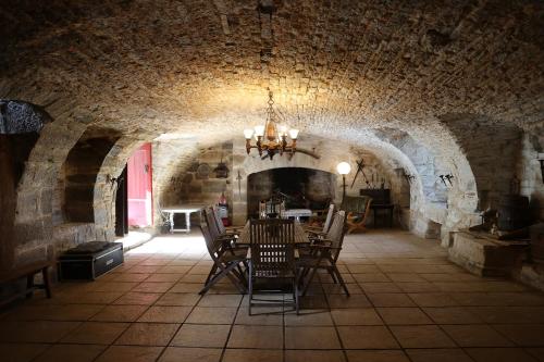 Château de Saint-Chamarand - Gîtes - Chambres & Table d'hôtes (Chateau de Saint-Chamarand - Gites - Chambres & Table d'hotes) in Saint-Germain-du-Bel-Air