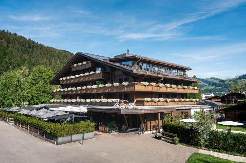 Exterior view of Hotel Arc-en-ciel Gstaad