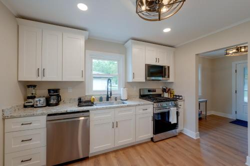 Walk to Beach! McCullom Lake Family Getaway in Johnsburg (IL)