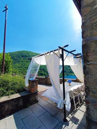 Seadmed, Chalet nel borgo con stupenda vista Lago e Apuane in Vagli Sotto
