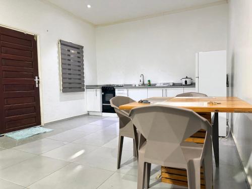 Cosy stays at Cathie - image 2