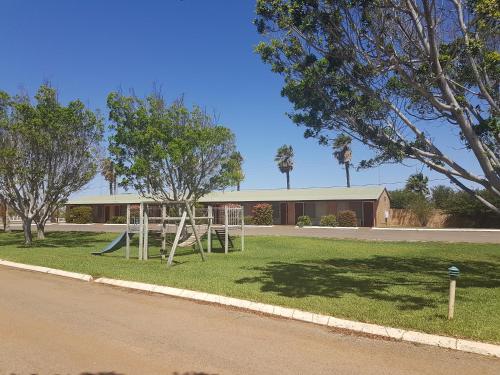 สนามเด็กเล่น, Carnarvon Gateway Motel in คาร์นาร์วอน