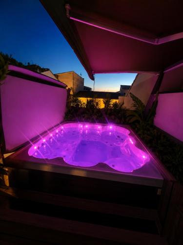 Le Tropical