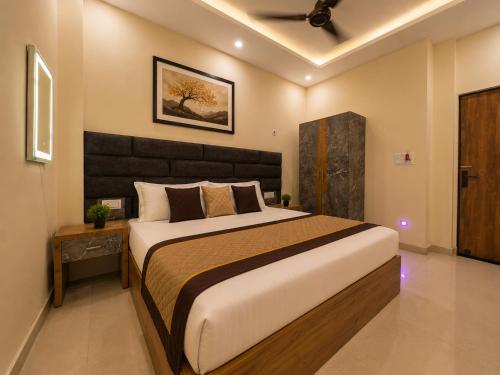 Hotel Rajlaxmi Palace, Unit of Hi Hospitality Group