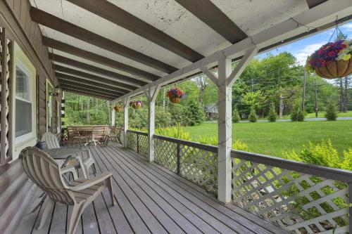 Cabin in Long Pond Gameroom Pool Table in Tobyhanna Township (PA)