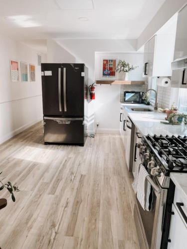 Chic 2BR Retreat 23min to NYC w Private Garden in Harrison
