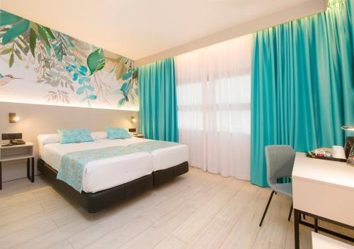 Hotel Tropical in Ibiza