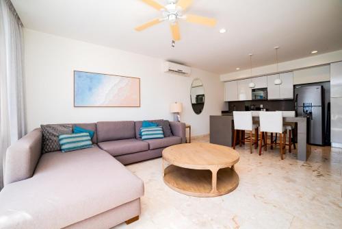 Luxury 1BR with Rooftop Pool in Prime Playa Location