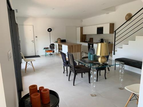 Californian Villa Nice 4 bedrooms in Candeou