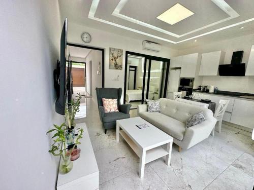 villa meuble deux pieces in อัสซินี-มาเฟีย