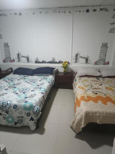 1 double bed, 2 twin beds