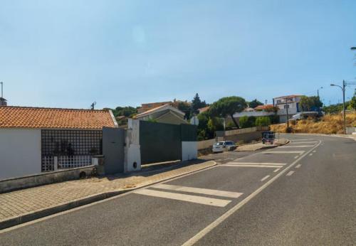 Cascais Family retreat in a 2-bedroom apartment - image 3