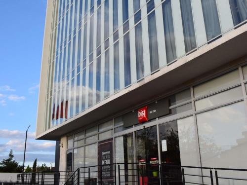 Exterior view of ibis Chia
