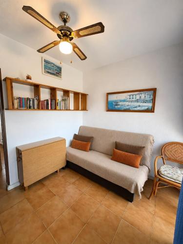 Mbr b Habitación y sofá cama más colchón hinchable