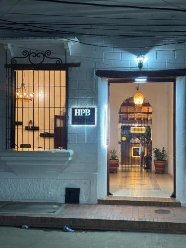 HOTEL PLAZA BOLIVAR MOMPOX ubicado en el centro histórico con parqueadero interno