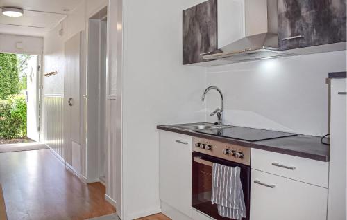 Kitchen, 1 Bedroom Amazing Home In Ystad in Stora Herrestad