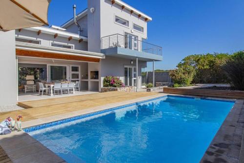 Sunset Villa A Happy Place Pool, Hermanus