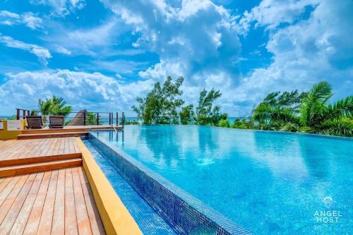 Penthouse W Private Terrace & Rooftop Pool