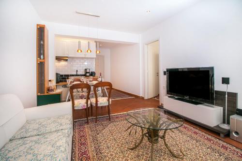 Danezis City Stars Apartments - image 6
