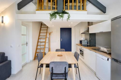 Loft avec Mezzanine - Vue Loing - Commerces à pied Room Type - Loft