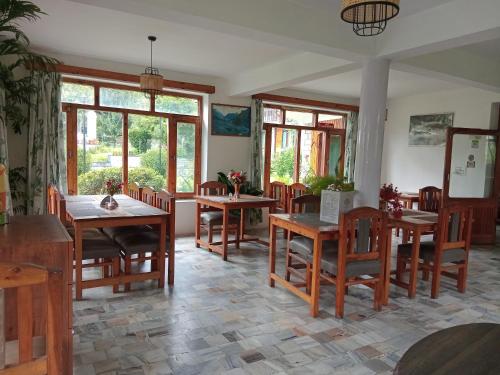 Létesítmények, Hotel Tourist 10 minutes walking distance from the mall in Siyal