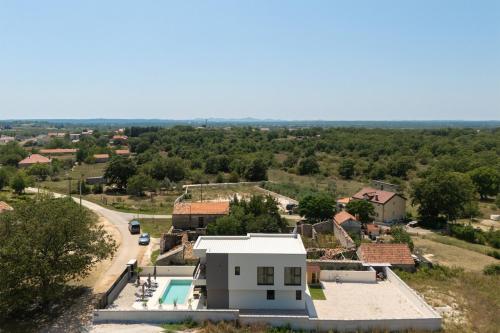 Villa Maratea - Oasis With Private Pool & Sauna in Dračevac Ninski