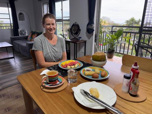 George Of Free Breakfast Double Room with Seaview Balcony Near the Lautoka Wharf in Lautoka