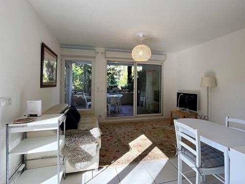 2 bedrooms, 3 beds