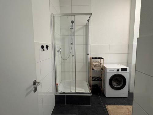 2 bedrooms, 6 beds