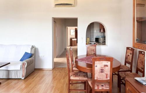 Amazing Apartment In Sibenik With House Sea View in Zablace