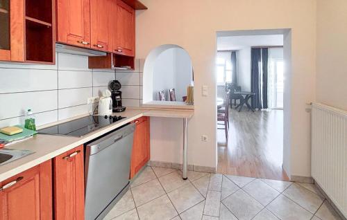 virtuve, Amazing Apartment In Sibenik With House Sea View in Zablace